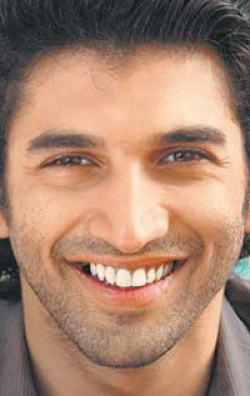 Full Aditya Roy Kapoor filmography who acted in the movie Daawat-e-Ishq.