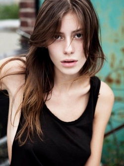 Full Alejandra Guilmant filmography who acted in the movie A la mala.