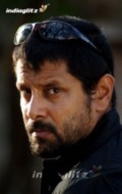 Full Chiyaan Vikram filmography who acted in the movie Maja.
