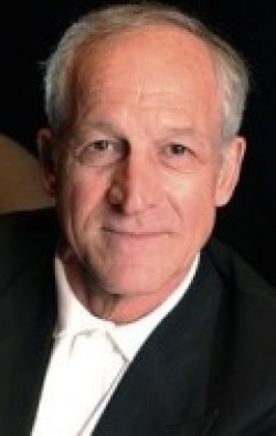 Full Daniel J. Travanti filmography who acted in the movie One Small Hitch.