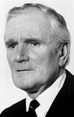 Full Desmond Llewelyn filmography who acted in the movie For Your Eyes Only.