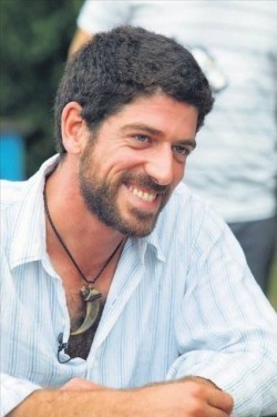 Full Djemal Hyunal filmography who acted in the movie Issiz Adam.