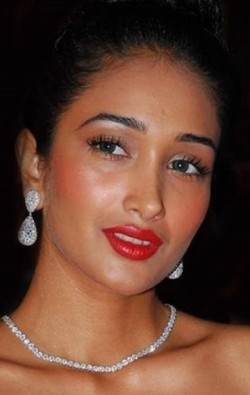 Full Jiah Khan filmography who acted in the movie Housefull.