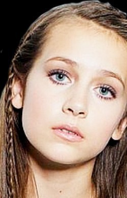 Full Emma Fuhrmann filmography who acted in the movie Lost in the Sun.