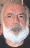 Full Gustavo Angarita filmography who acted in the movie Bajo la tierra.
