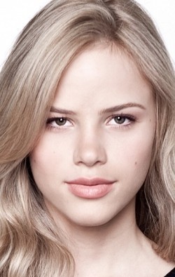 Full Halston Sage filmography who acted in the movie Paper Towns.