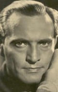 Full Hans Stuwe filmography who acted in the movie Es war eine rauschende Ballnacht.