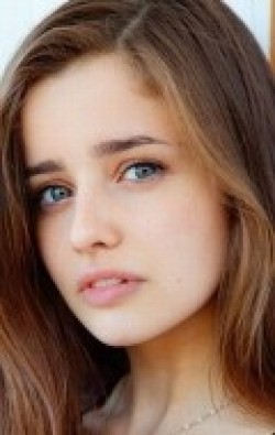 Full Holly Earl filmography who acted in the movie Queen of the Desert.