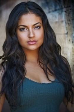 Full Inanna Sarkis filmography who acted in the movie Happy Birthday.