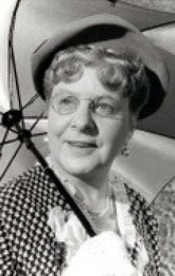 Full Irene Handl filmography who acted in the movie A Kid for Two Farthings.