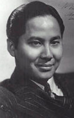 Full Keye Luke filmography who acted in the movie Charlie Chan in Shanghai.