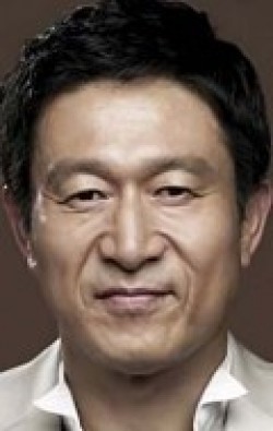 Full Kim Eung-soo filmography who acted in the movie Mr. Go.