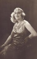 Full Lotte Neumann filmography who acted in the movie Schatten der Vergangenheit.