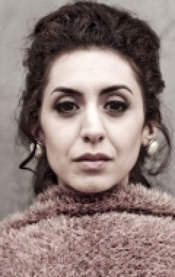 Full Mozhan Marnò filmography who acted in the movie Apples.