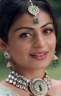 Full Neeru Bajwa filmography who acted in the movie Bhaiyyaji Superhitt.