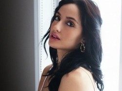 Full Nora Fatehi filmography who acted in the movie Rocky Handsome.