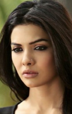 Full Sara Loren filmography who acted in the movie Murder 3.