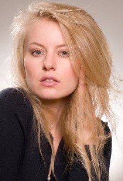 Full Sarah Minnic filmography who acted in the movie The Space Between Us.