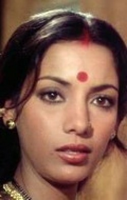 Full Shabana Azmi filmography who acted in the movie Matru ki Bijlee ka Mandola.