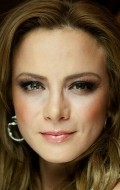 Full Silvia Navarro filmography who acted in the movie Te presento a Laura.