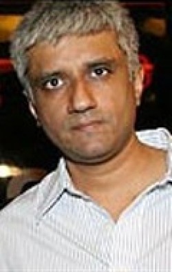 Full Vikram Bhatt filmography who acted in the movie Bhaag Johnny.