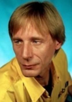 Full Vitali Makhov filmography who acted in the movie Belyiy sneg Rossii.