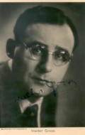 Full Walter Gross filmography who acted in the movie Emil und die Detektive.