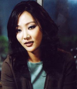 Full Yun Ji Hye filmography who acted in the movie Kundo: Minraneui Sidae.