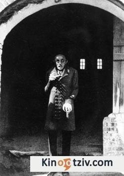 Nosferatu, eine Symphonie des Grauens photo from the set.
