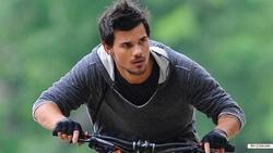 Tracers photo from the set.